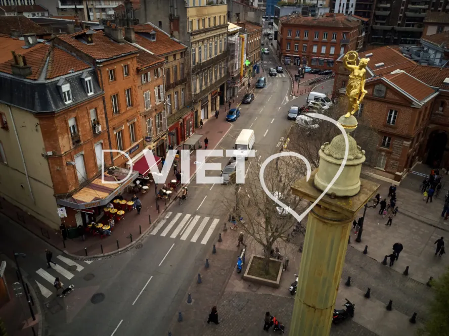 Photo TOULOUSE by VIET - Place Dupuy
