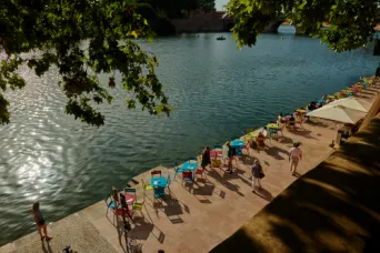 Photo TOULOUSE by VIET - la guinguette au bord de l'eau