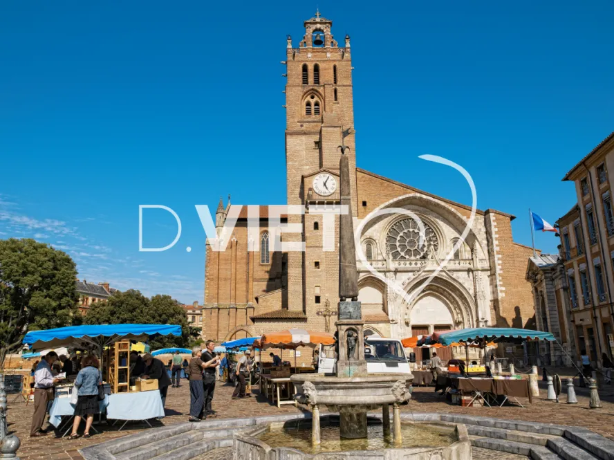 Photo TOULOUSE by VIET - Place Saint-Etienne