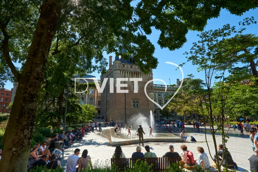 Photo TOULOUSE by VIET - Square Charles de Gaulle CAPITOLE