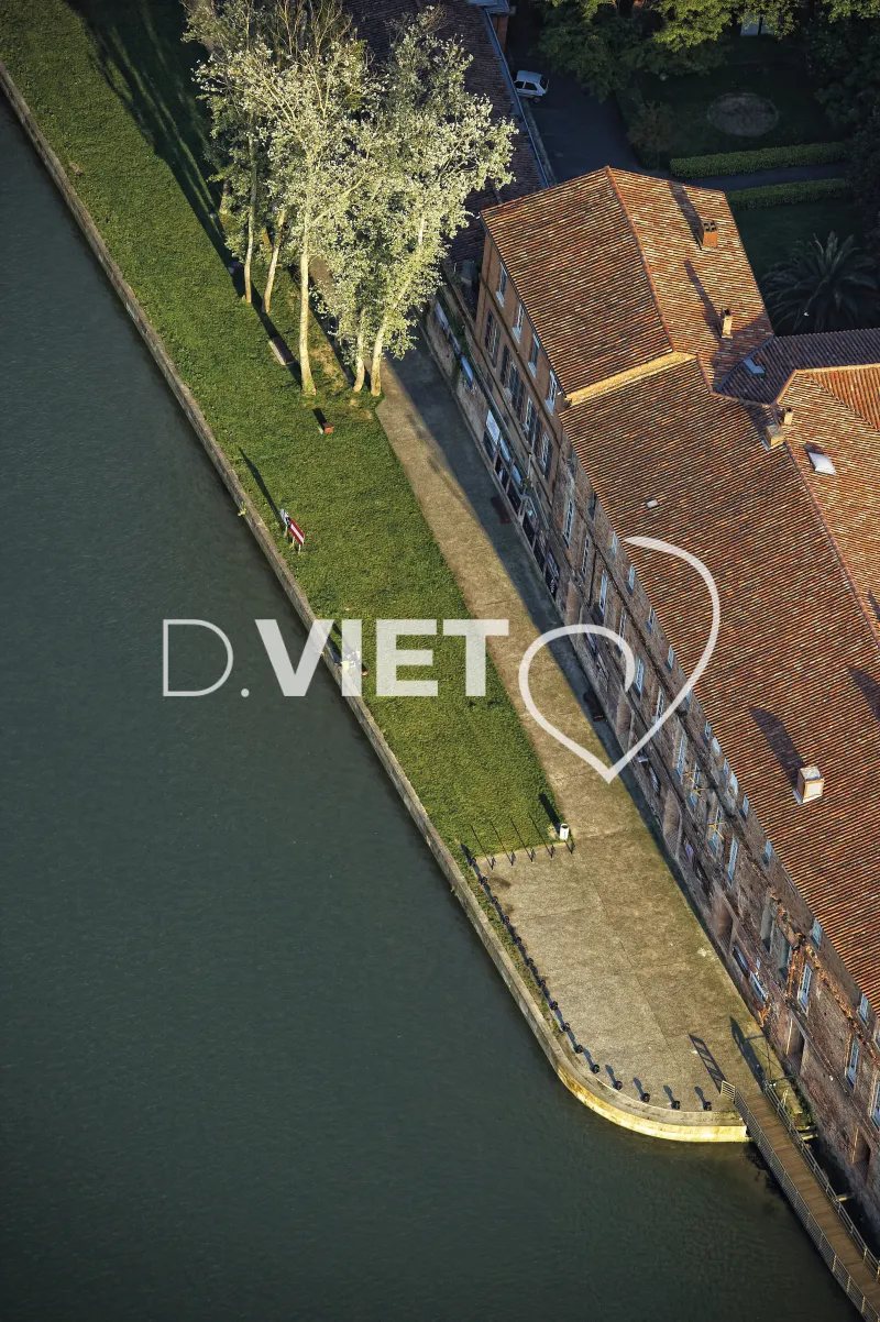 Photo TOULOUSE by VIET - Quais hôtel Dieu
