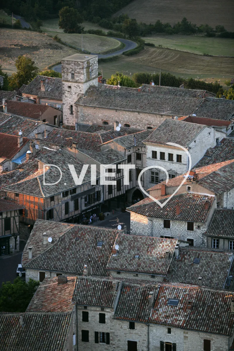 Photo TOULOUSE by VIET - 81 CASTELNAU de MONTMIRAIL N43°57549 E001°49111 ©VIET 361.com