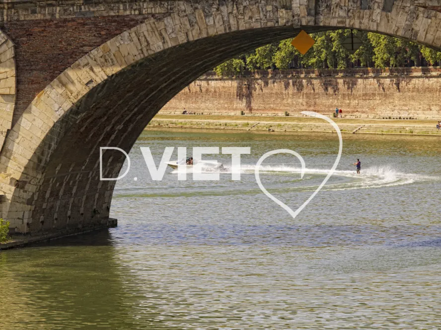 Photo TOULOUSE by VIET - Ski nautique sur la Garonne