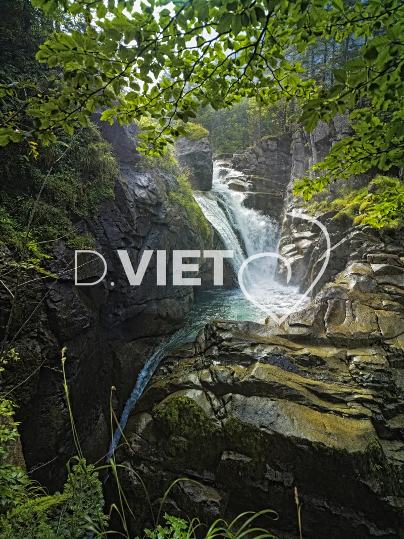 Photo TOULOUSE by VIET - Cascade eaux vives