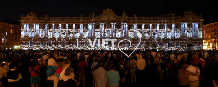 Photo TOULOUSE by VIET - Le Capitole rend hommage à la Garonne SKERTZO scenographe