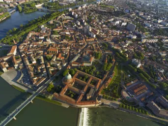 Photo TOULOUSE by VIET - Prairie des filtres Charles Defitte Garonne hotel Dieu