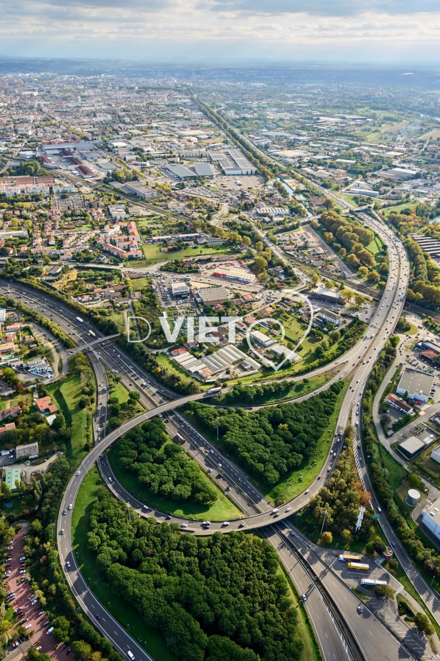 Photo TOULOUSE by VIET - LALANDE SESQUIERES