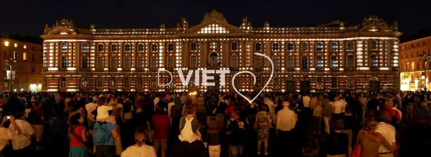 Photo TOULOUSE by VIET - Le Capitole rend hommage à la Garonne SKERTZO scenographe