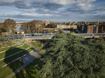 Photo TOULOUSE by VIET - Tram et pont Saint Michel