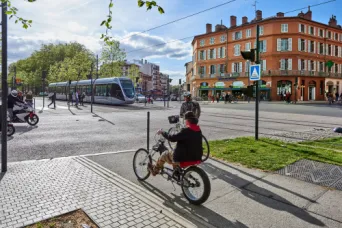 Photo TOULOUSE by VIET - Ambiance pres tribunal de grande instance