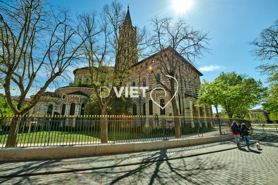 Photo TOULOUSE by VIET - Place de Saint-Sernin