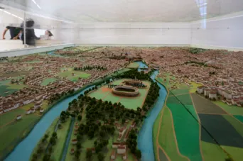 Photo TOULOUSE by VIET - Maquettes d'architecture et projets urbains (1960-2022)