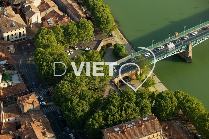 Photo TOULOUSE by VIET - Place Saint-Pierre