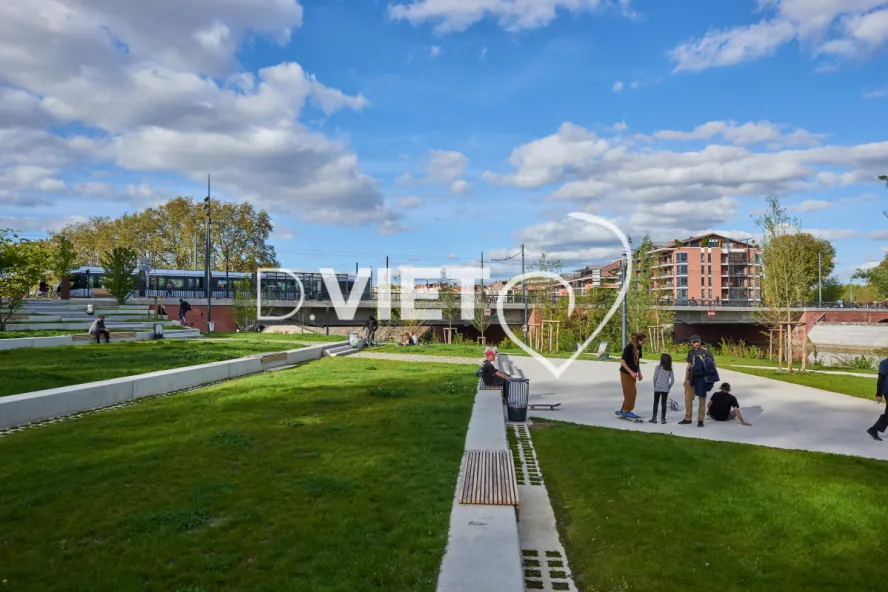 Photo TOULOUSE by VIET - Bord de Garonne