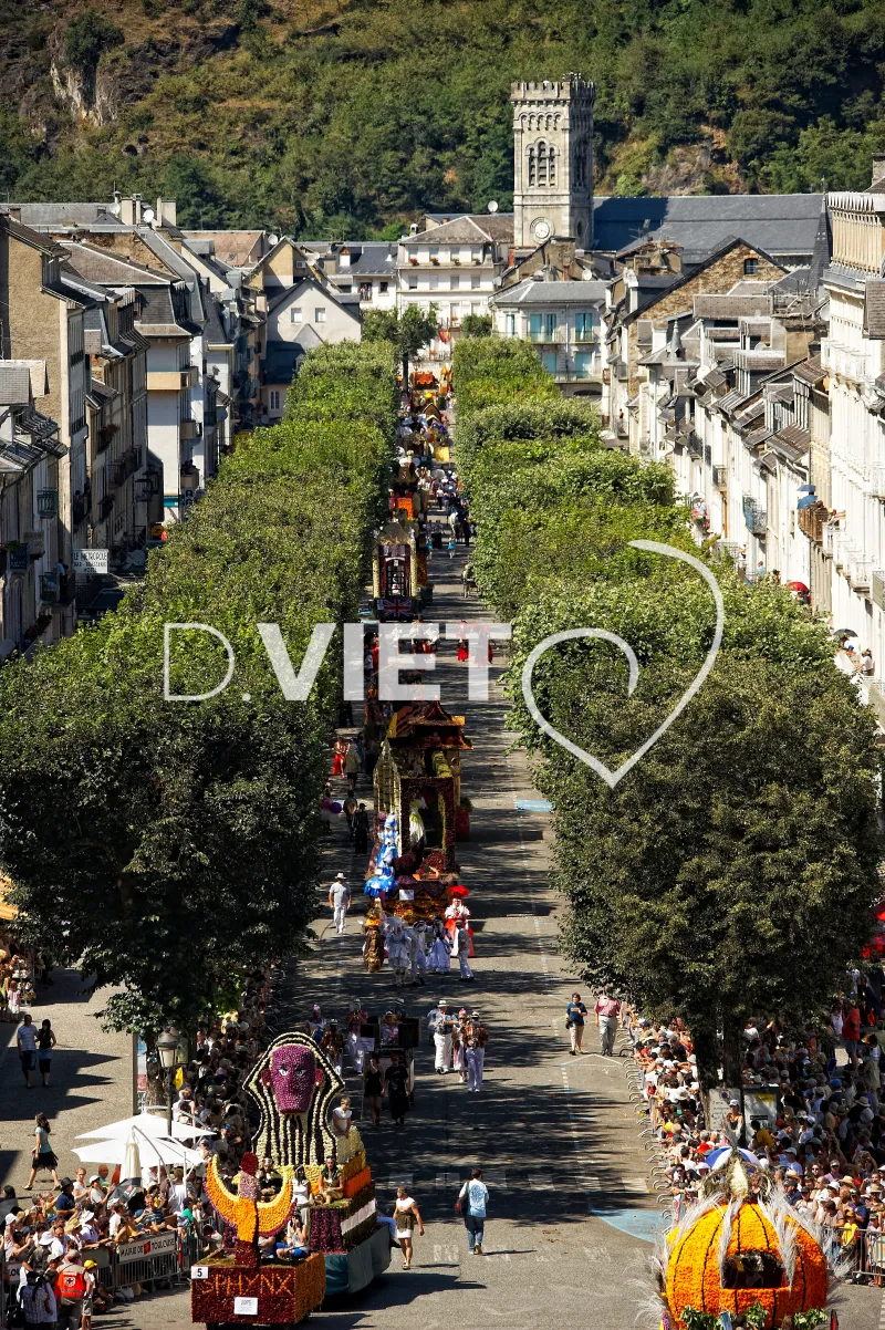 Photo TOULOUSE by VIET - Luchon fetes des fleurs