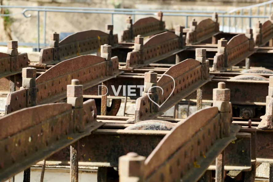 Photo TOULOUSE by VIET - OUVRAGE DU LIBRON