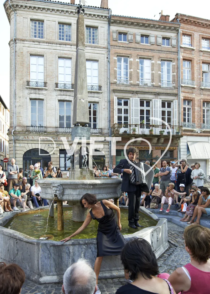 Photo TOULOUSE by VIET - Place Saint Etienne