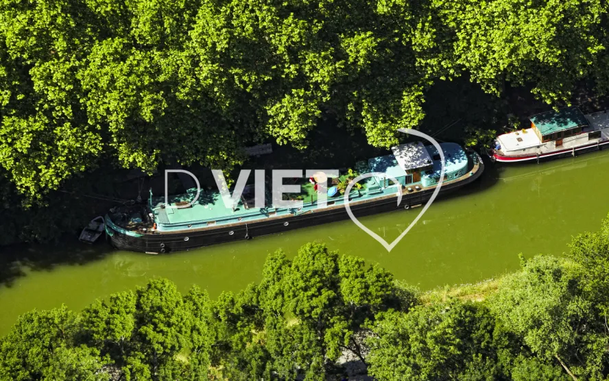Photo TOULOUSE by VIET - peniche sur le canal