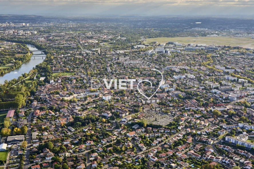 Photo TOULOUSE by VIET - BLAGNAC
