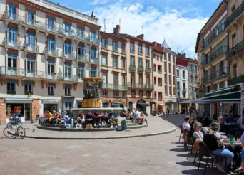 Photo TOULOUSE by VIET - Fontaine Fa&ccedil;ades