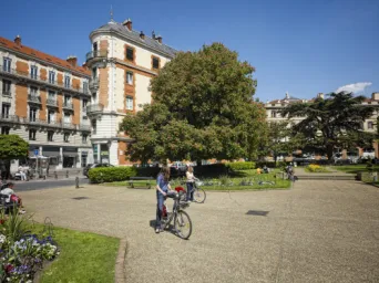 Photo TOULOUSE by VIET - Place Saint-Etienne