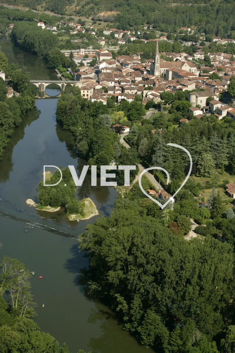 Photo TOULOUSE by VIET - 82 ST ANTONIN RIVIERE L'AVEYRON N44°09012 E001°45230 ©VIET 361.com