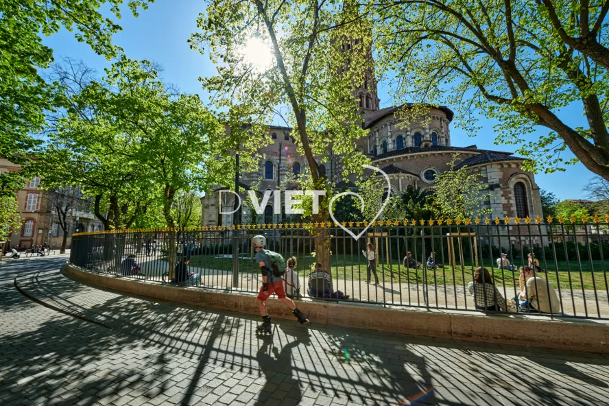 Photo TOULOUSE by VIET - Place de Saint-Sernin