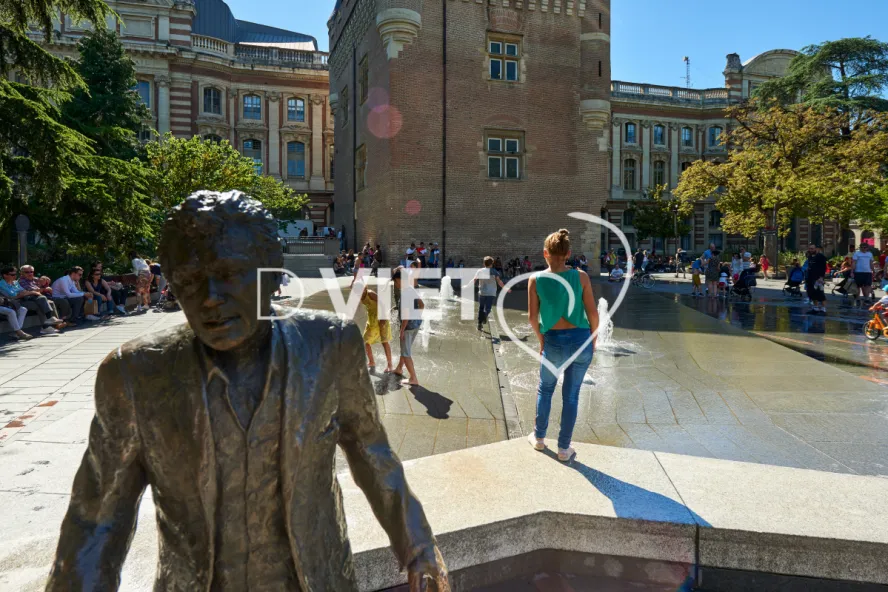 Photo TOULOUSE by VIET - Square Charles de Gaulle CAPITOLE