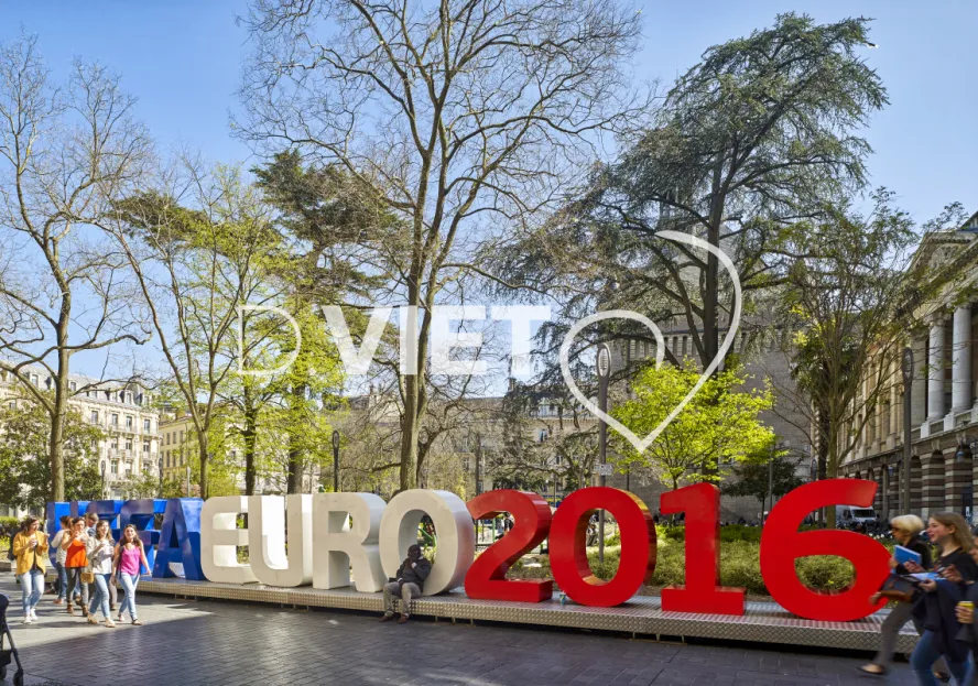 Photo TOULOUSE by VIET - Square Charles de Gaulle