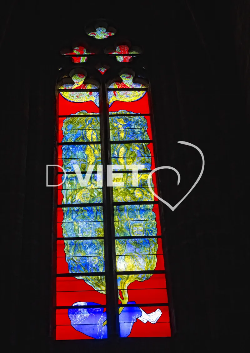 Photo TOULOUSE by VIET - vitraux de Stéphane Belzère