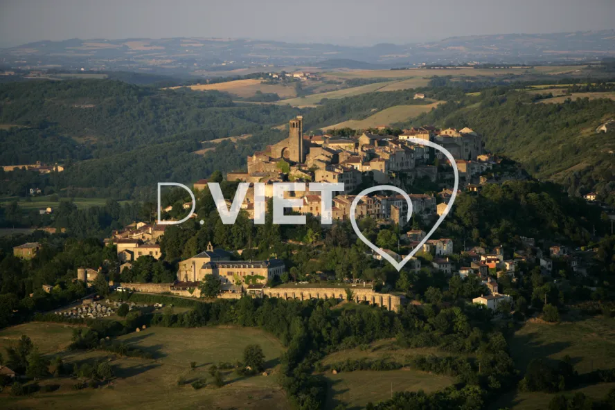 Photo TOULOUSE by VIET - 81CORDES N44°03451 E001°57082 ©VIET 361.com