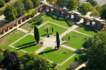 Photo TOULOUSE by VIET - Jardin de l'Universit&eacute;