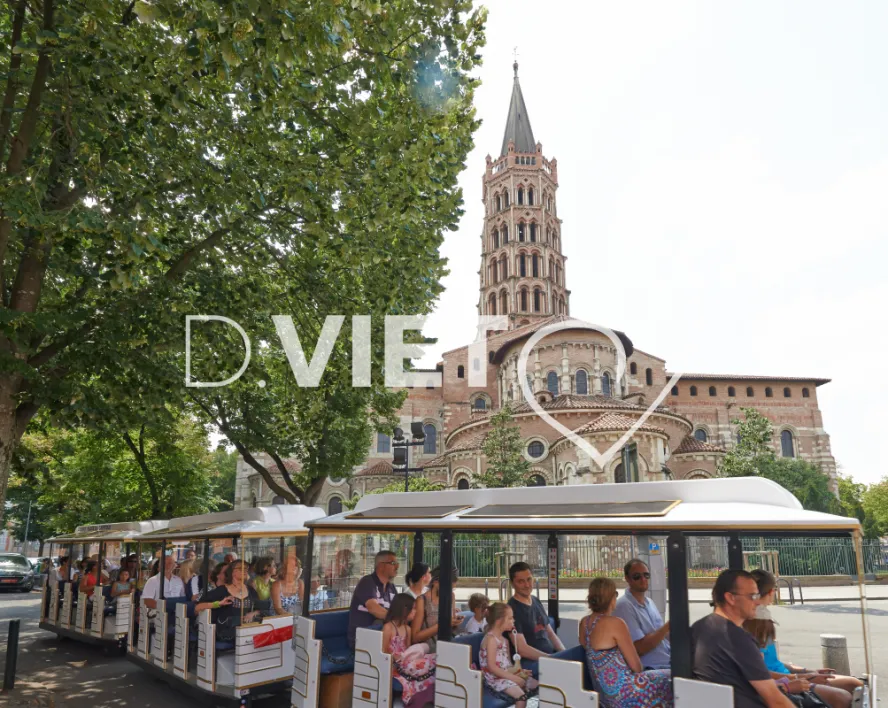 Photo TOULOUSE by VIET - Petit train touristique Place Saint Sernin