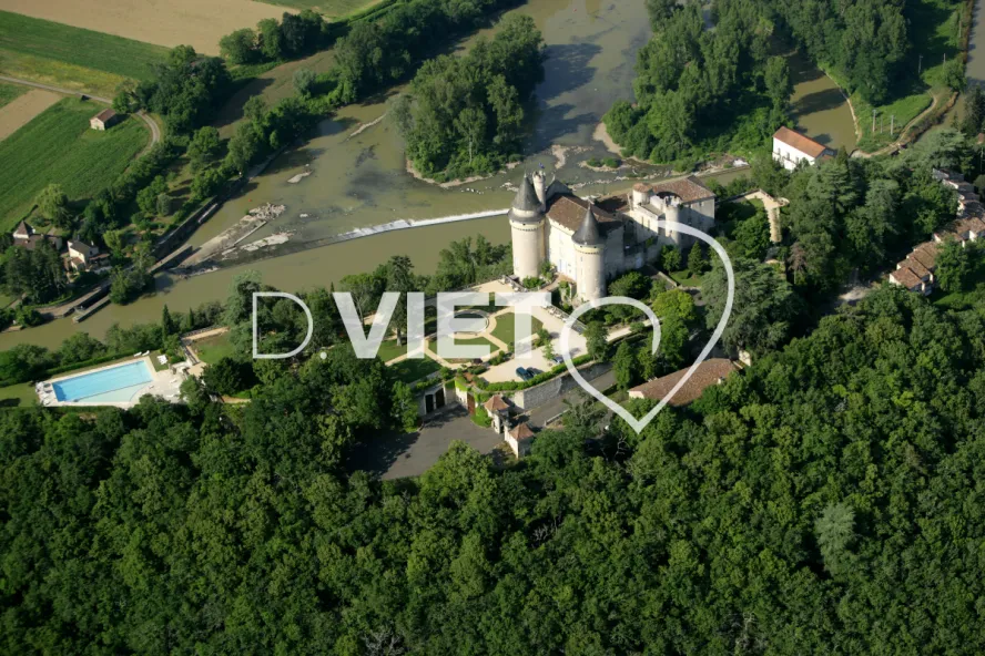 Photo TOULOUSE by VIET - 46 MERCUES CHATEAU N44°29499 E001°23535 ©VIET 361.com