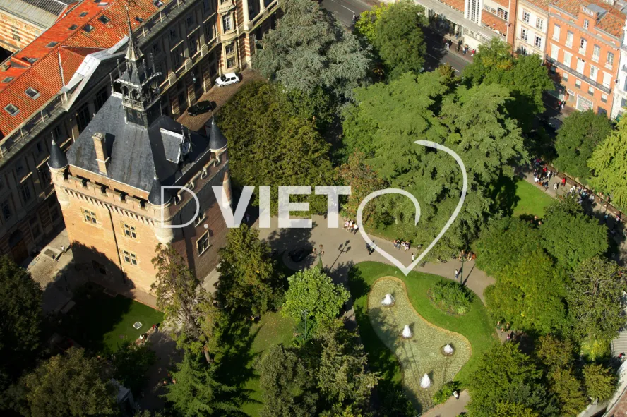 Photo TOULOUSE by VIET - Jardin du Donjon du Capitole