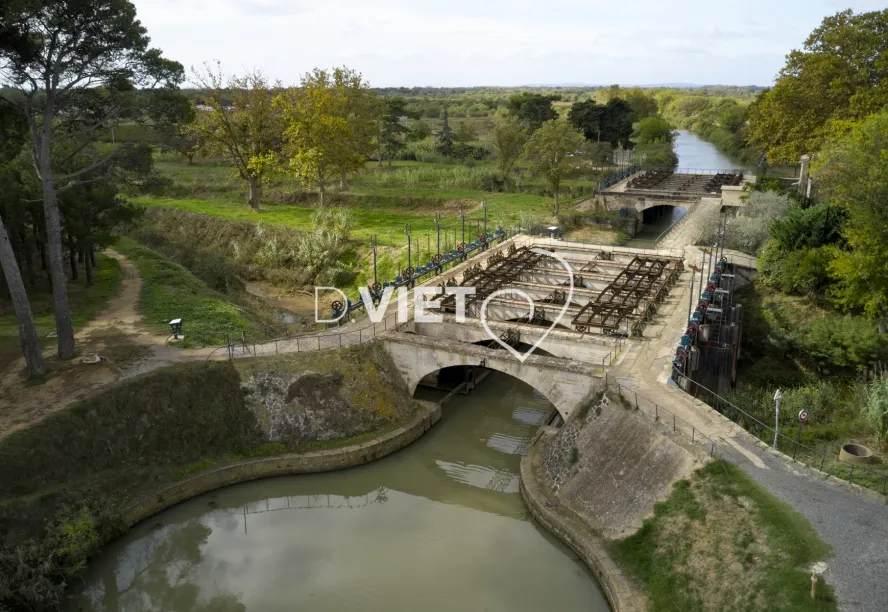 Photo TOULOUSE by VIET - OUVRAGE DU LIBRON