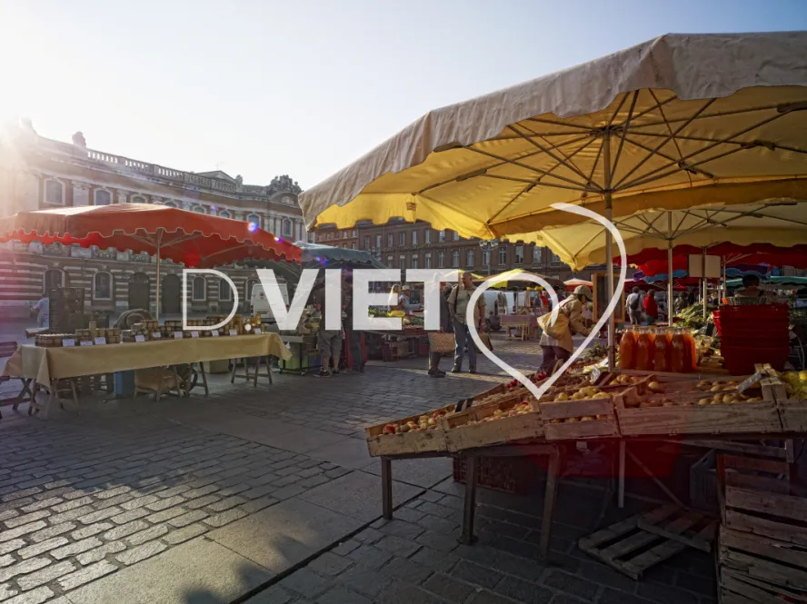 Photo TOULOUSE by VIET - Marché bio place du Capitole