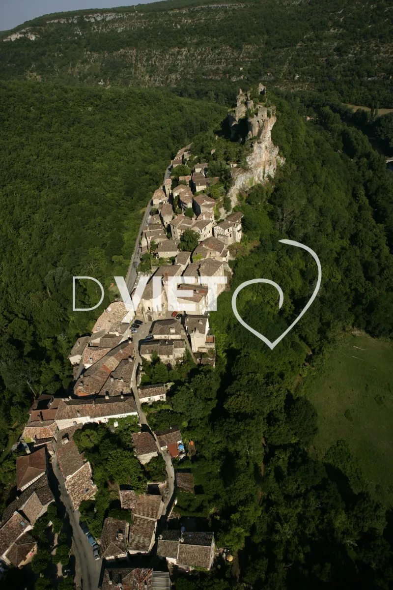 Photo TOULOUSE by VIET - 81 PENNE LE CHATEAU RIVIERE L'AVEYRON N44°04409 E001°43199 ©VIET 361.com