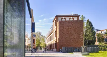 Photo TOULOUSE by VIET - Quais des savoirs