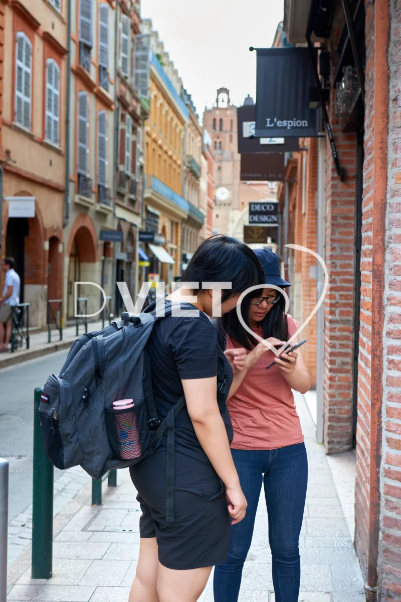 Photo TOULOUSE by VIET - couple de japonais en rue
