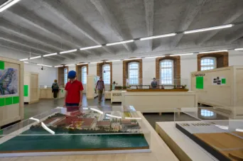 Photo TOULOUSE by VIET - Maquettes d'architecture et projets urbains (1960-2022)
