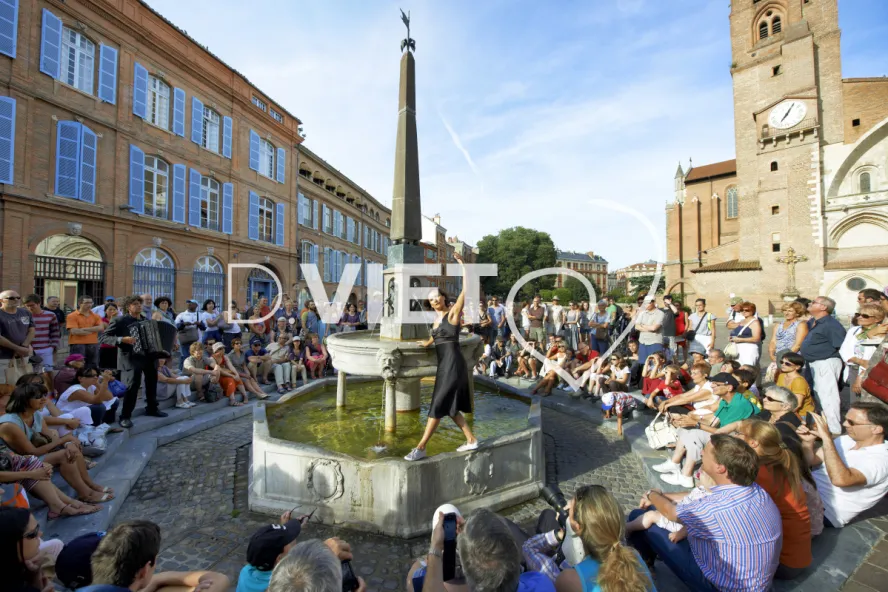 Photo TOULOUSE by VIET - Place Saint Etienne