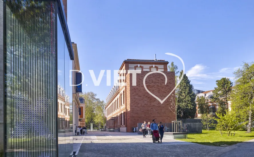 Photo TOULOUSE by VIET - Quais des savoirs