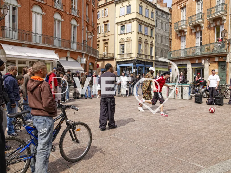 Photo TOULOUSE by VIET - Animation dans les rues de la ville