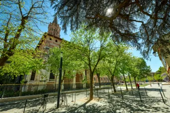 Photo TOULOUSE by VIET - Place de Saint-Sernin