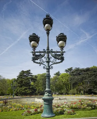 Photo TOULOUSE by VIET - Lampadaire jardin des plantes