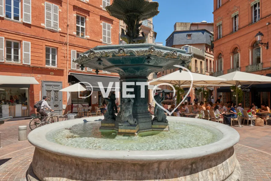 Photo TOULOUSE by VIET - dejeuner sur La place