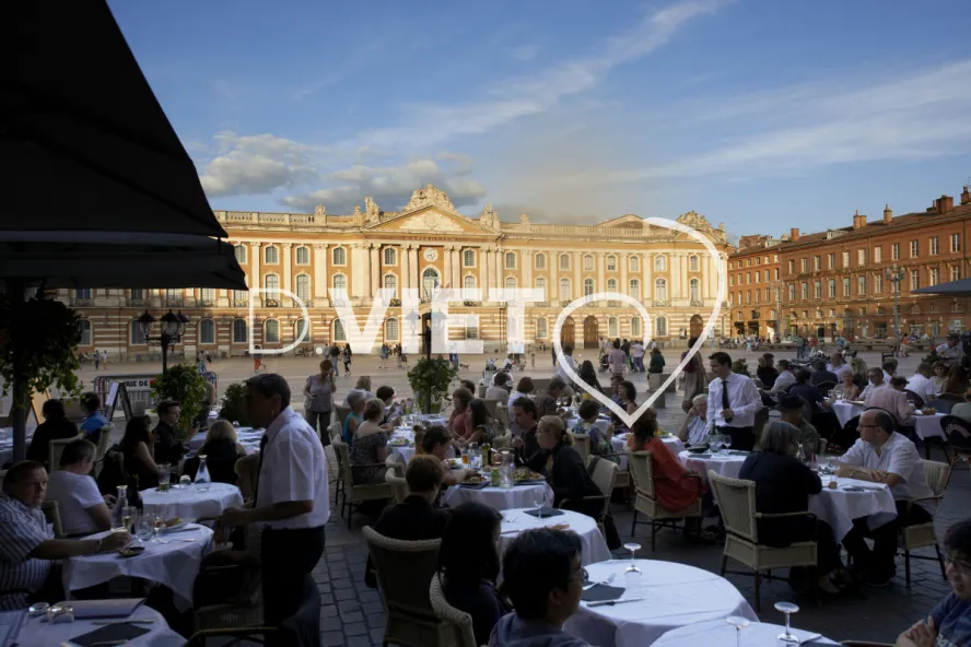 Photo TOULOUSE by VIET - Place du Capitole