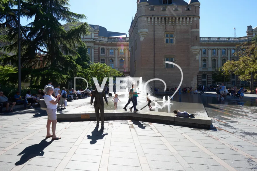 Photo TOULOUSE by VIET - Square Charles de Gaulle CAPITOLE