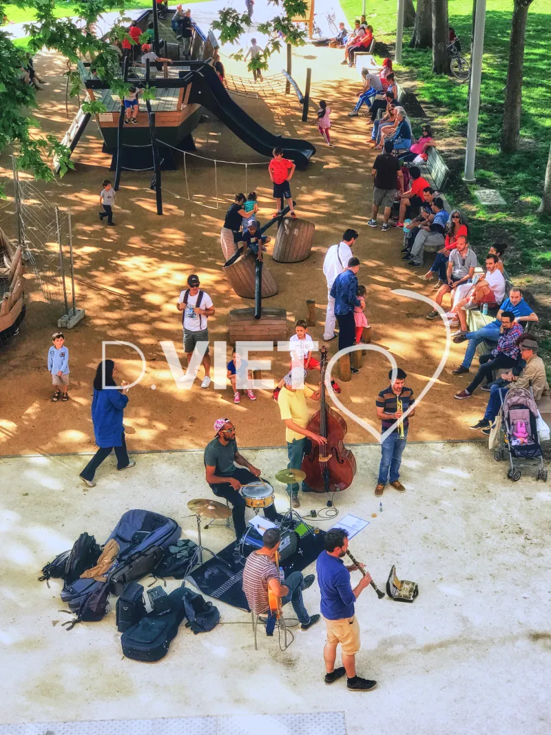 Photo TOULOUSE by VIET - Place de la Daurade